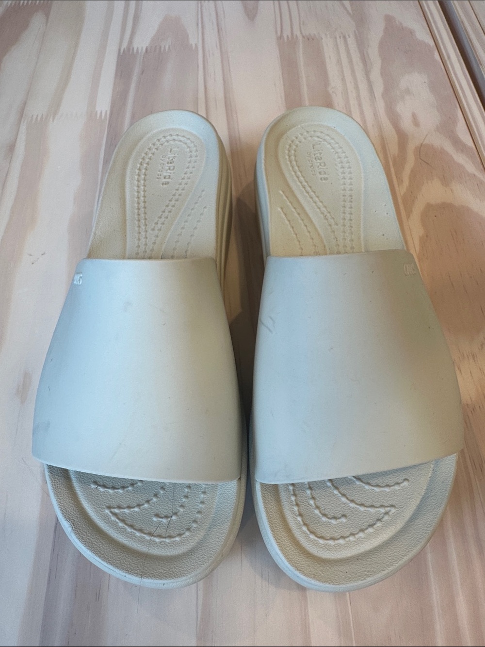 CROCS Women's Platform Slide Sandals in Cream LiteRide - Picture 2 of 4